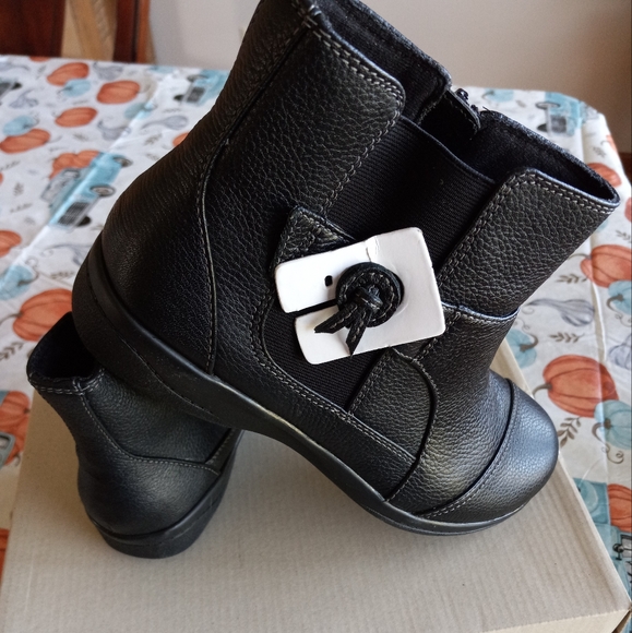 Clark Cheyn Work - Picture 3 of 8